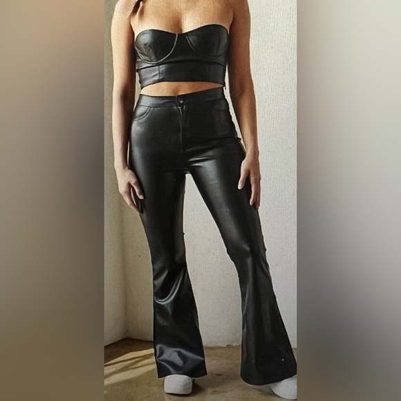 Boohoo Kourtney Kardashian Barker Wide Leg Faux leather Pants Black - Size 6 - Picture 2 of 10